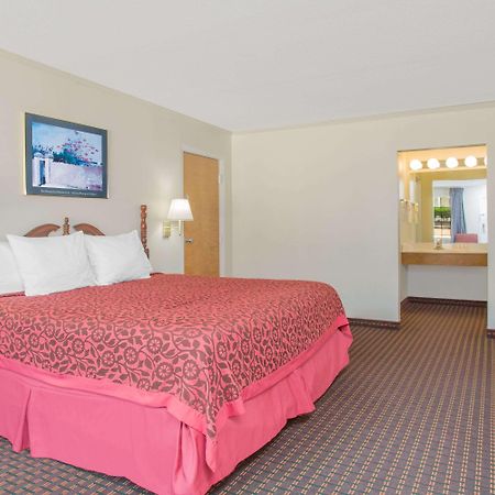 Days Inn Milledgeville Buitenkant foto