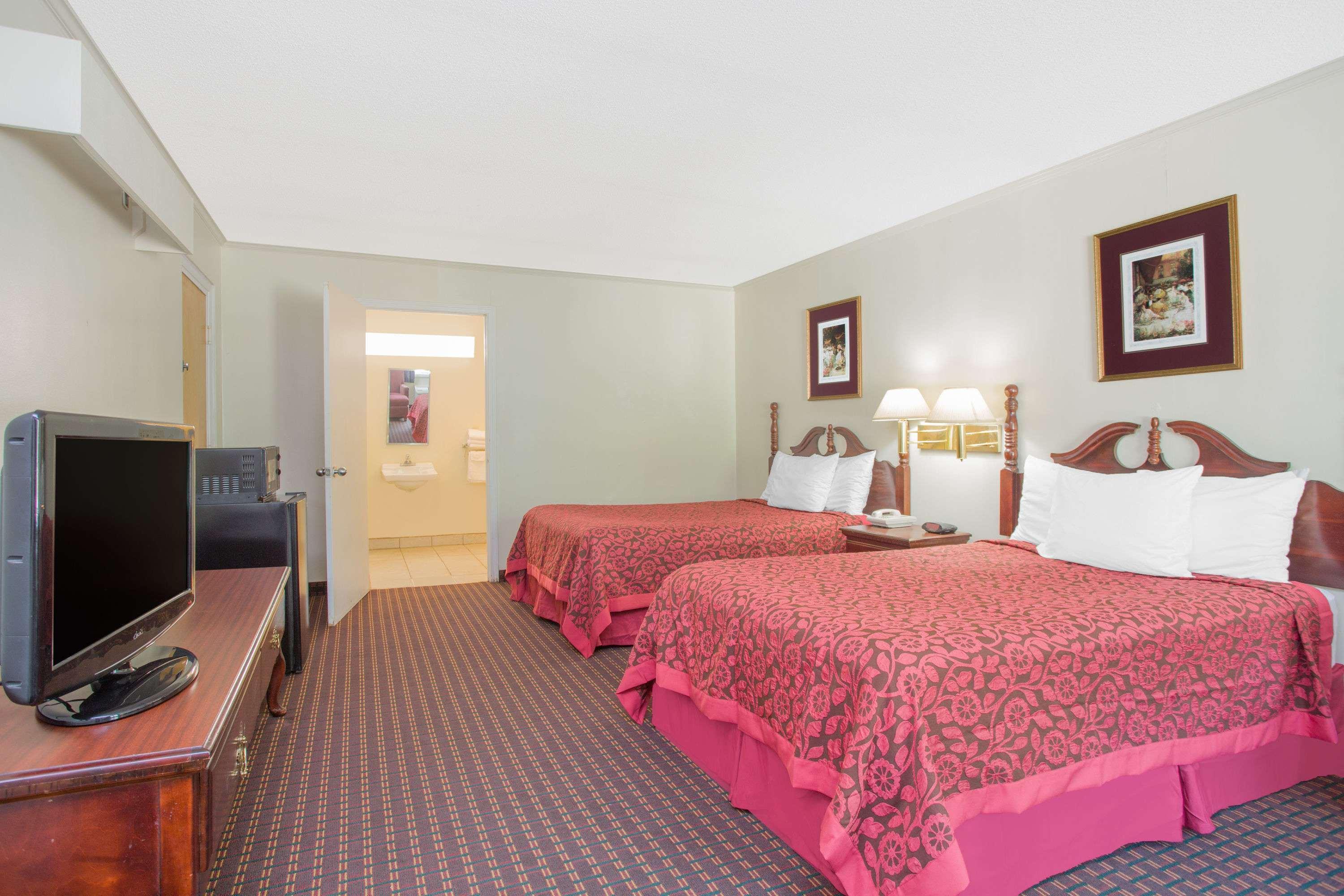 Days Inn Milledgeville Buitenkant foto